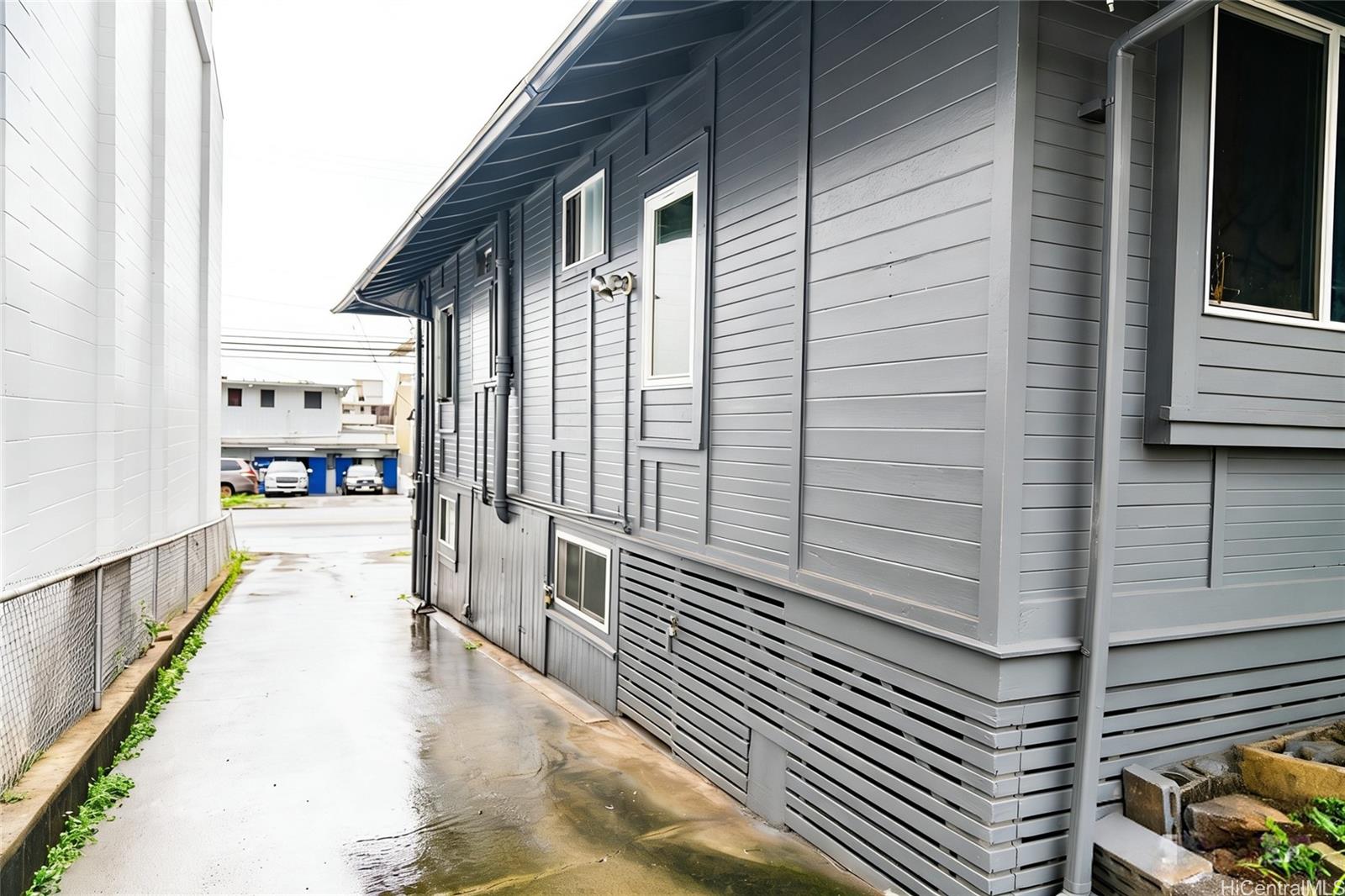 1208  School Street Kamehameha Heights, Honolulu home - photo 3 of 13