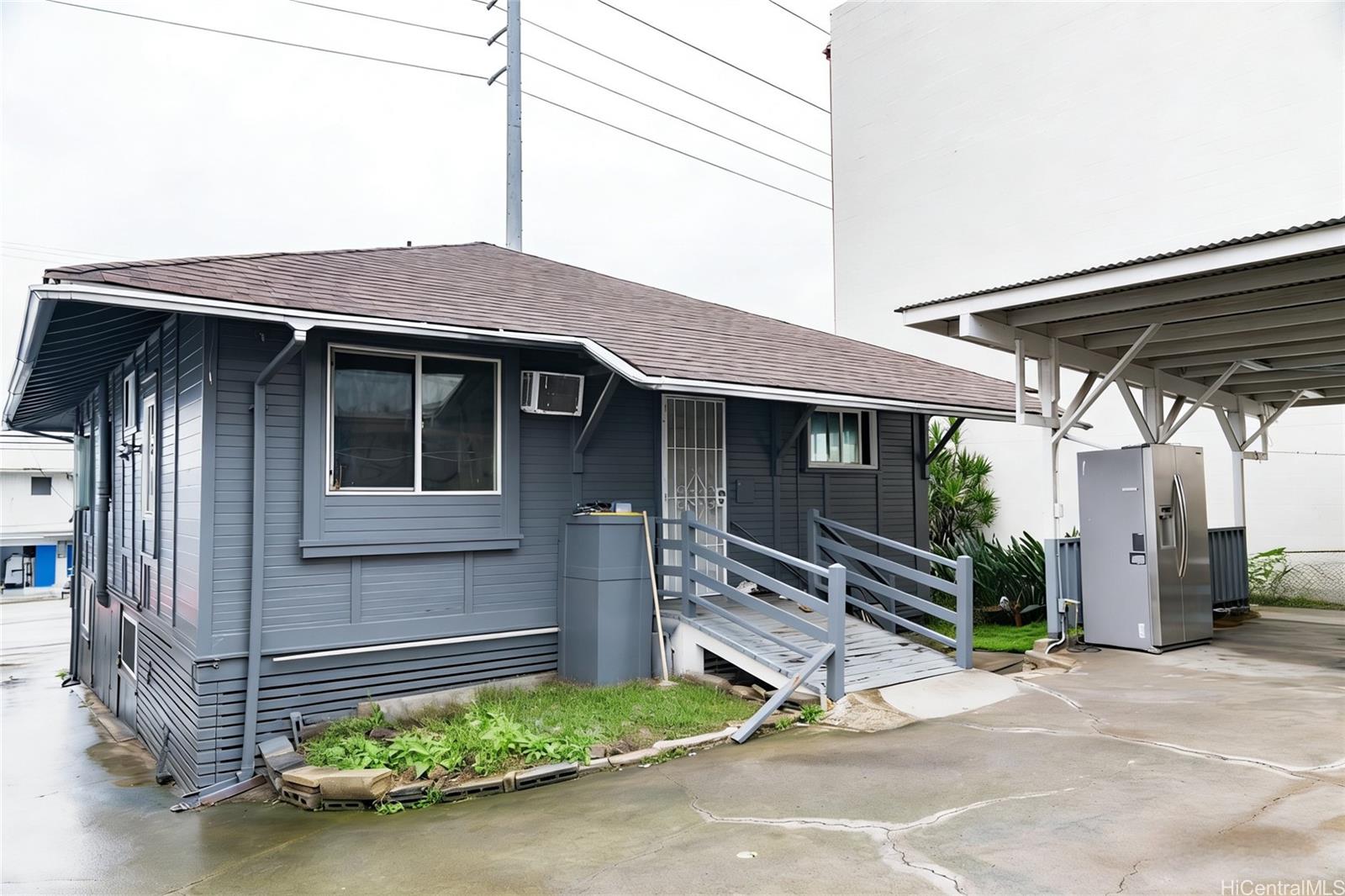 1208  School Street Kamehameha Heights, Honolulu home - photo 5 of 13
