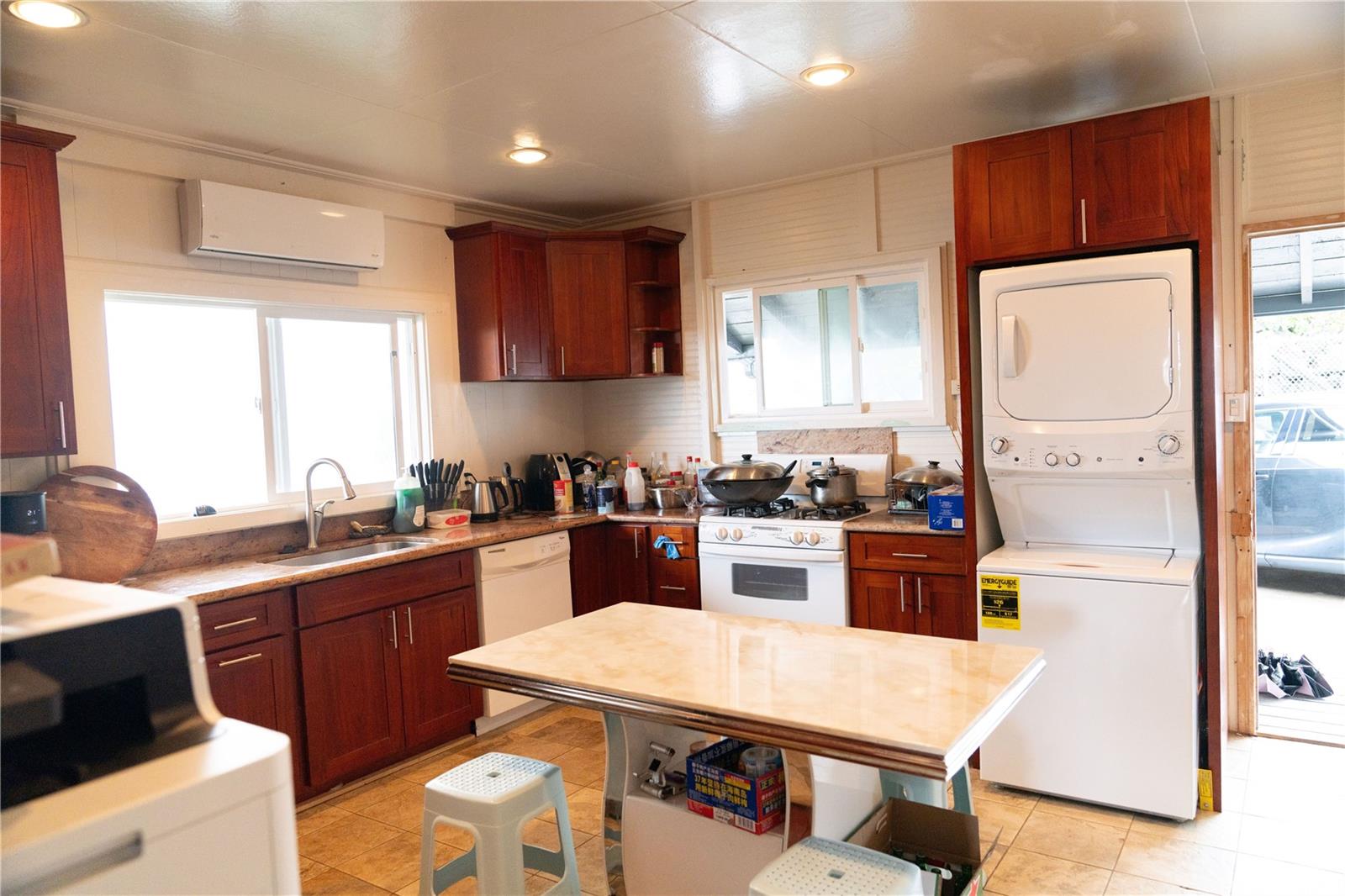 1208  School Street Kamehameha Heights, Honolulu home - photo 8 of 13