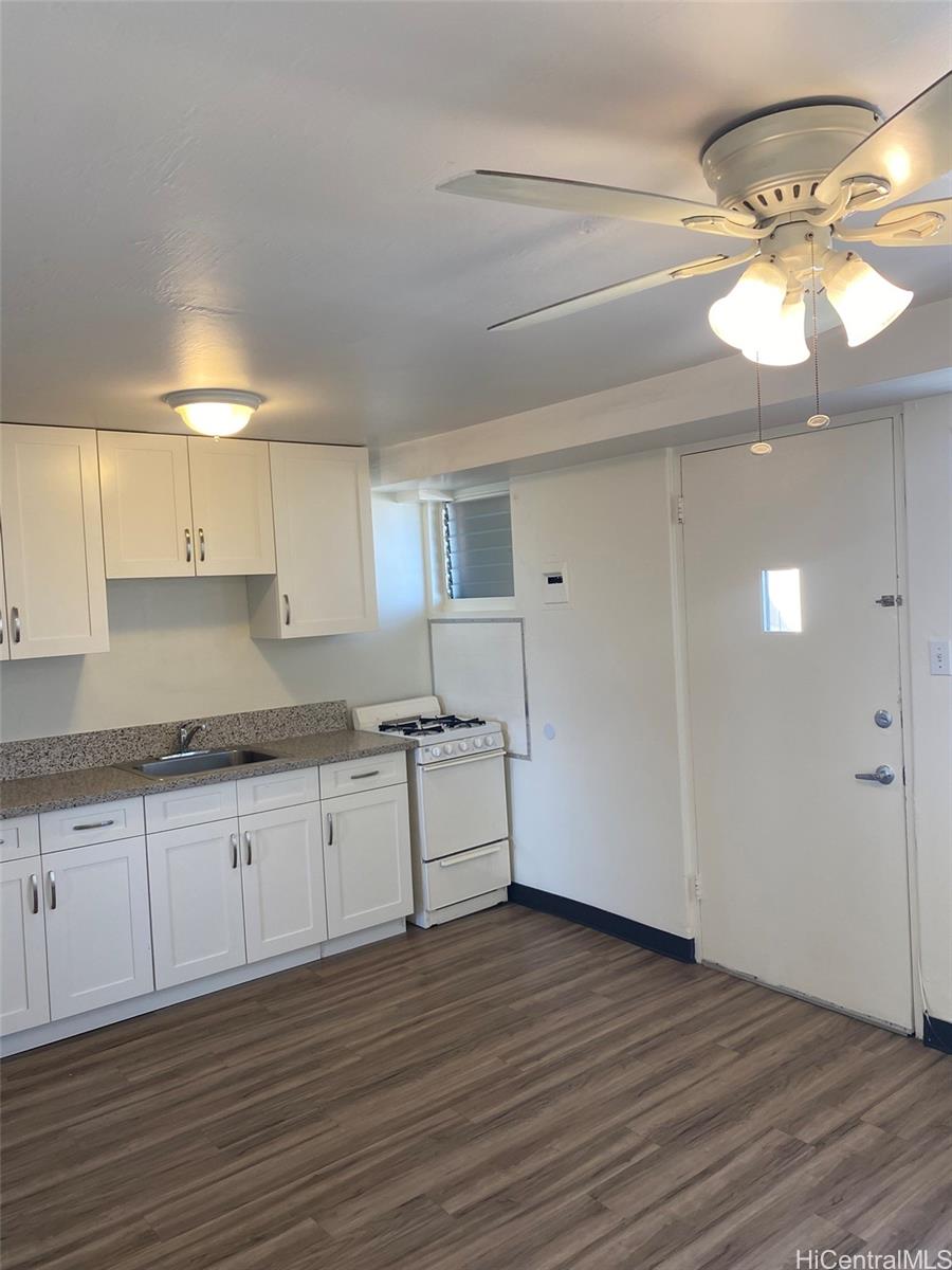 1209 10th Ave Honolulu - Rental - photo 5 of 11