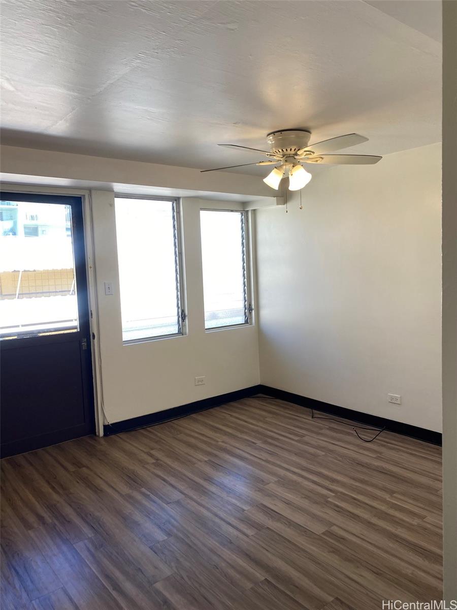 1209 10th Ave Honolulu - Rental - photo 7 of 11