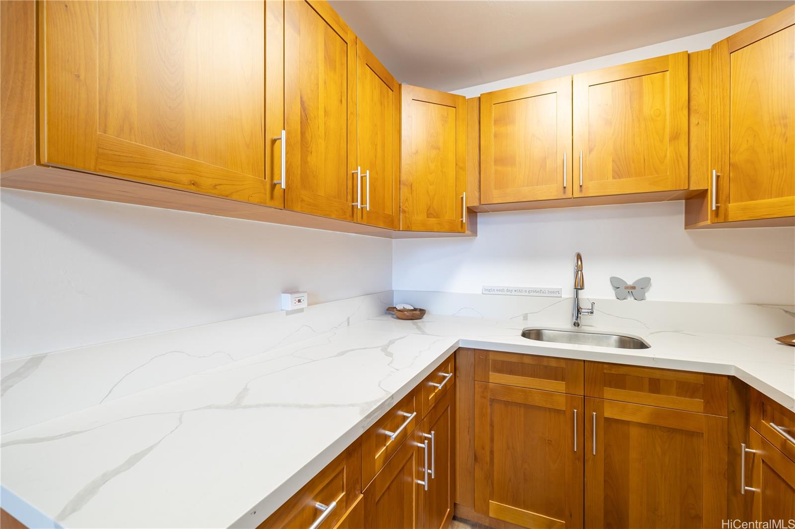 1209 North School Street condo # 102, Honolulu, Hawaii - photo 9 of 23