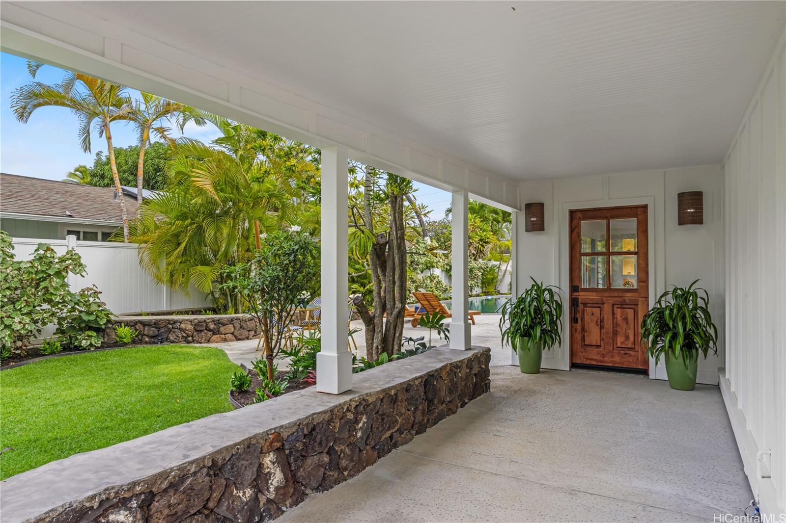 121  Kaha Street Koolaupoko, Kailua home - photo 3 of 25