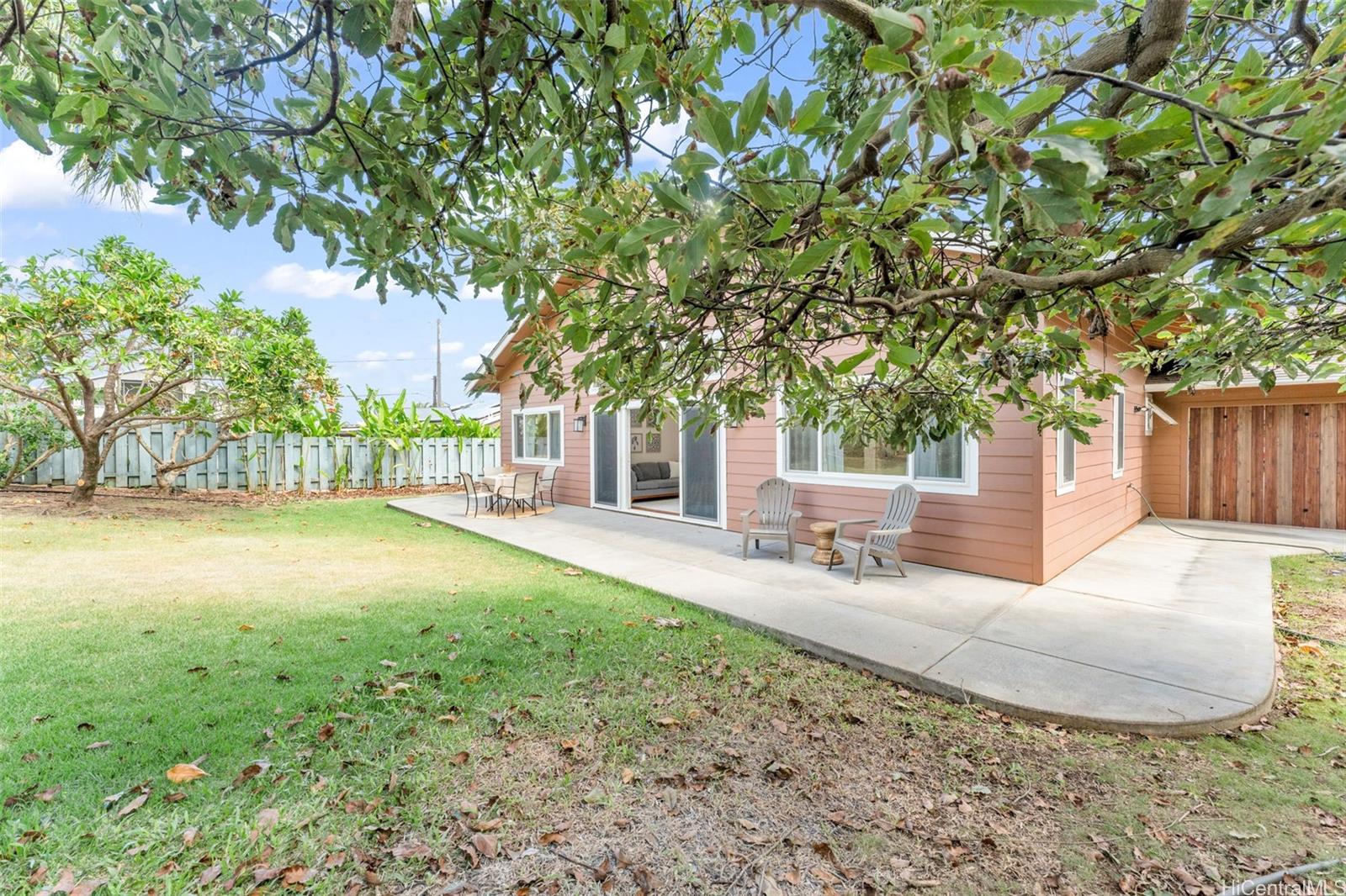 1210  Ulupii Street Pohakupu, Kailua home - photo 23 of 25