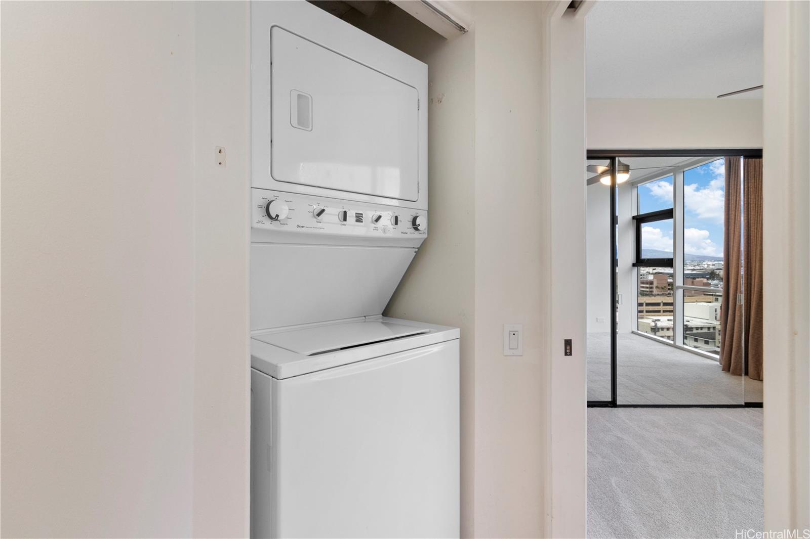 Honolulu Park Place condo # 1104, Honolulu, Hawaii - photo 8 of 25