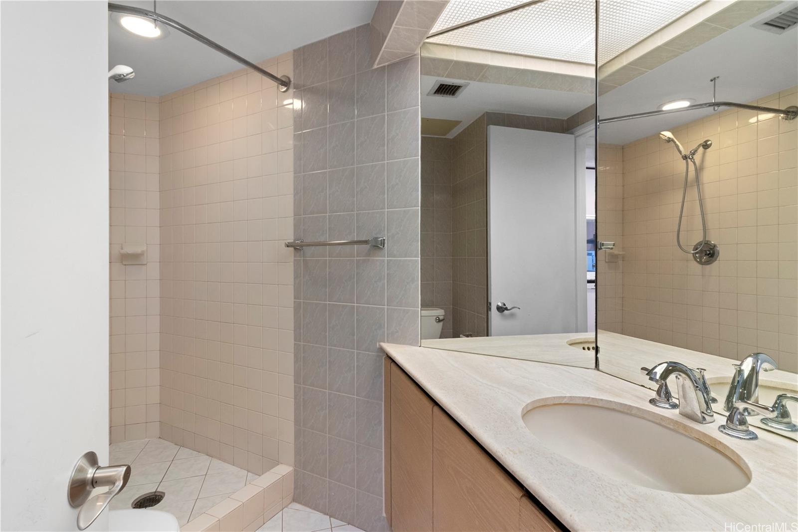 Honolulu Park Place condo # 1104, Honolulu, Hawaii - photo 9 of 25