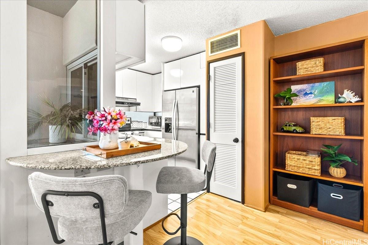 Honolulu Park Place condo # 1306, Honolulu, Hawaii - photo 7 of 21