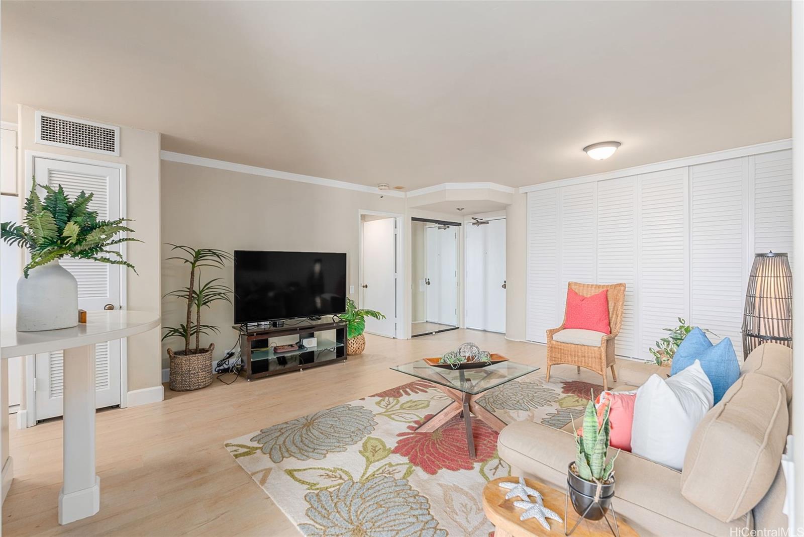 Honolulu Park Place condo # 1309, Honolulu, Hawaii - photo 2 of 25