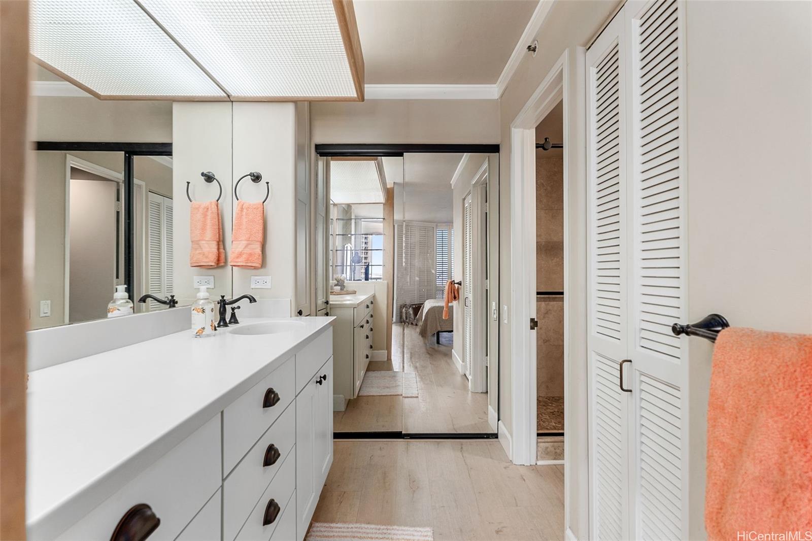 Honolulu Park Place condo # 1309, Honolulu, Hawaii - photo 7 of 25