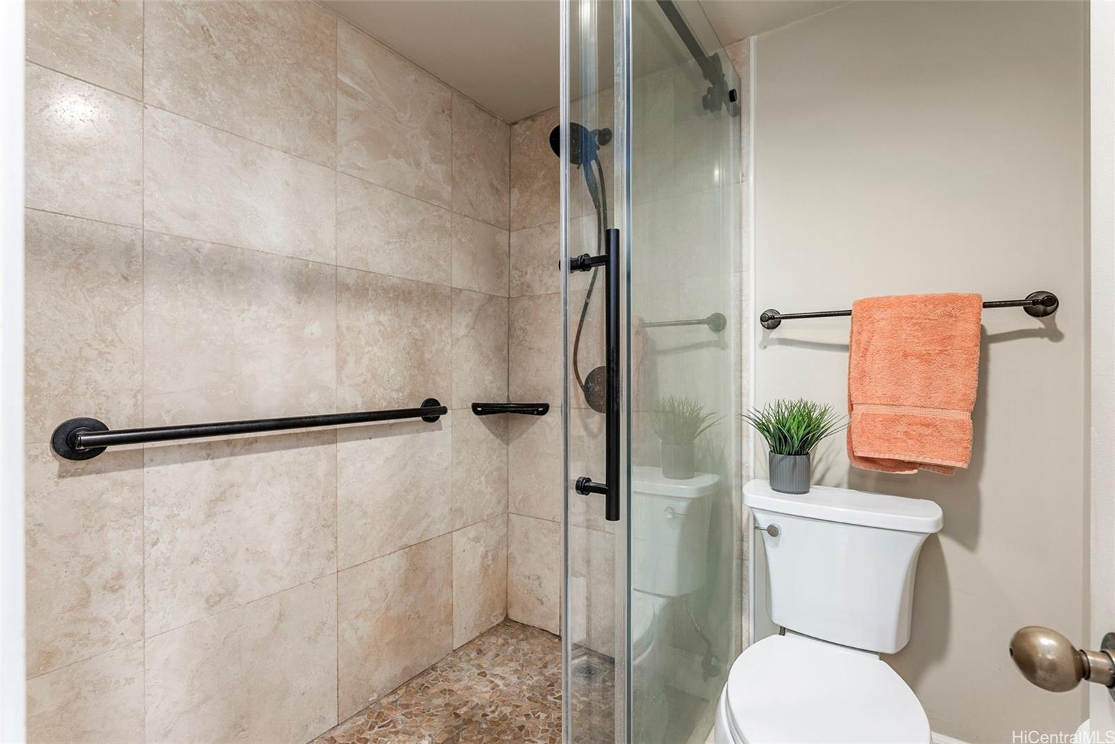 Honolulu Park Place condo # 1309, Honolulu, Hawaii - photo 8 of 25