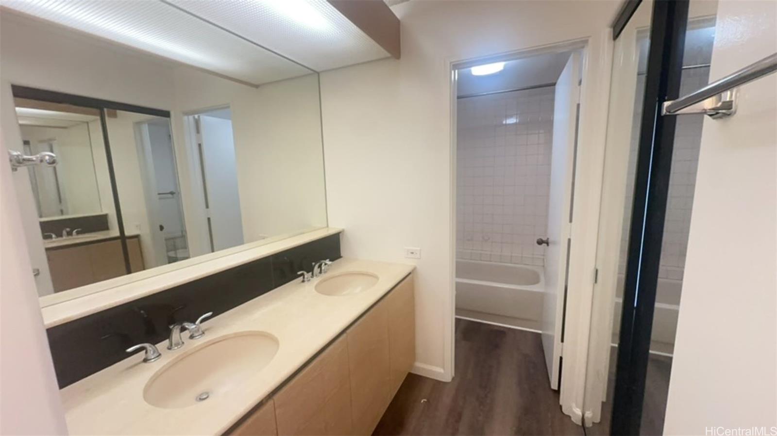 1212 Nuuanu Ave Honolulu - Rental - photo 7 of 22
