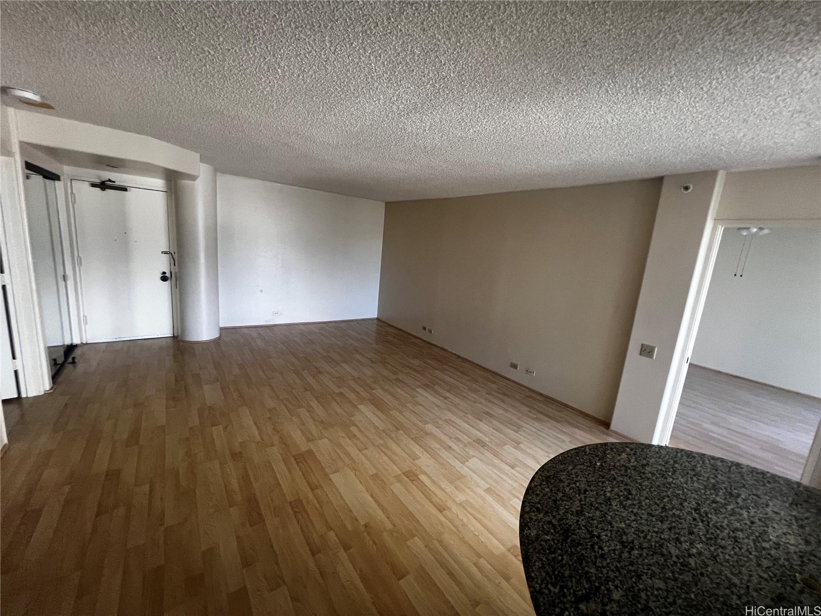 1212 Nuuanu Ave Honolulu - Rental - photo 3 of 25