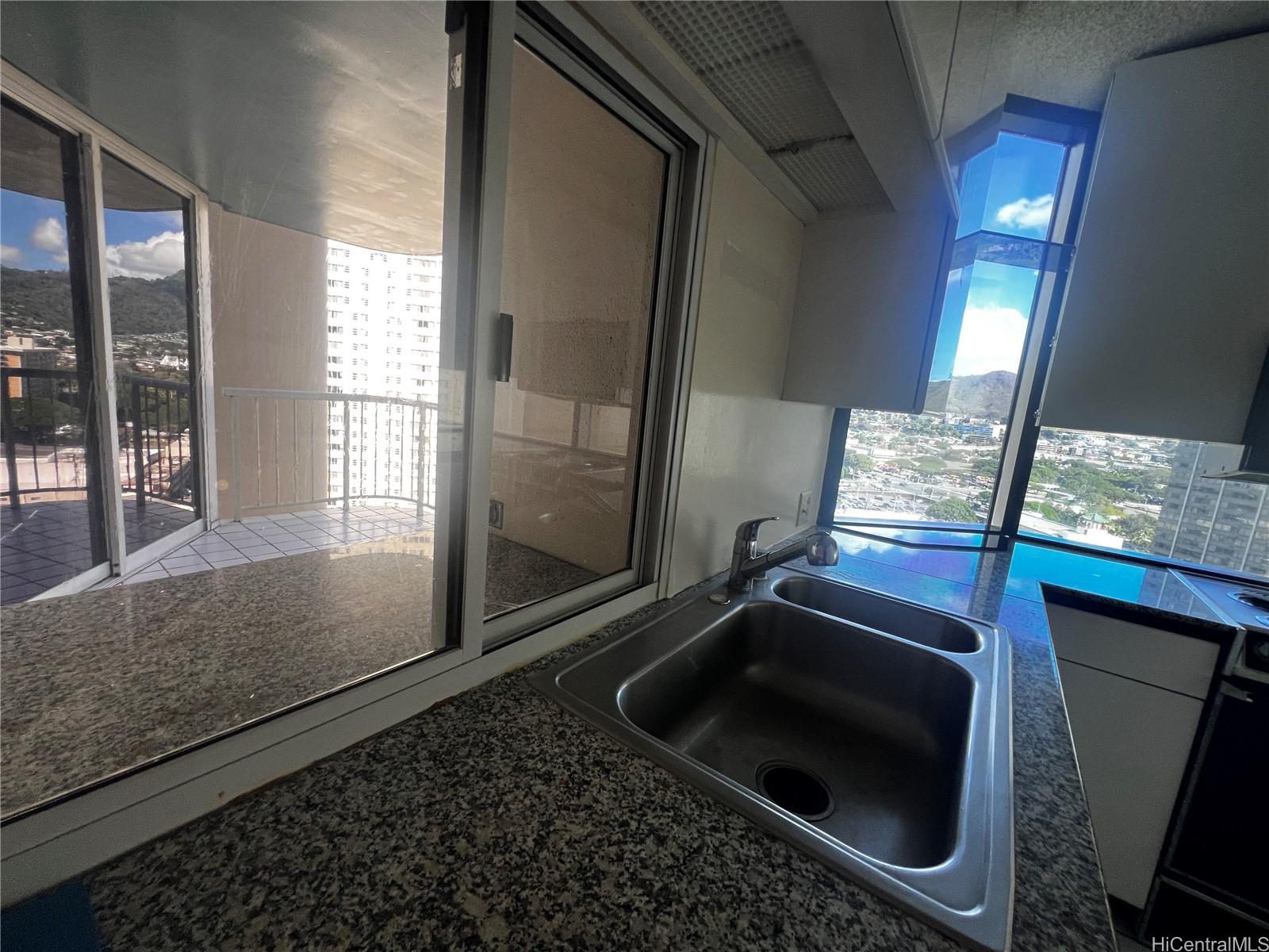 1212 Nuuanu Ave Honolulu - Rental - photo 8 of 25