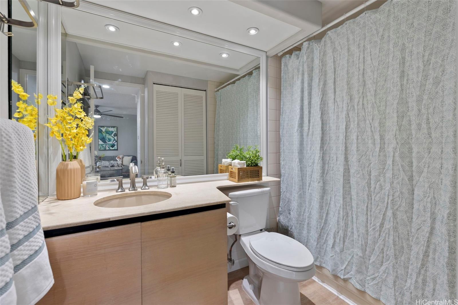 Honolulu Park Place condo # 2103, Honolulu, Hawaii - photo 11 of 25