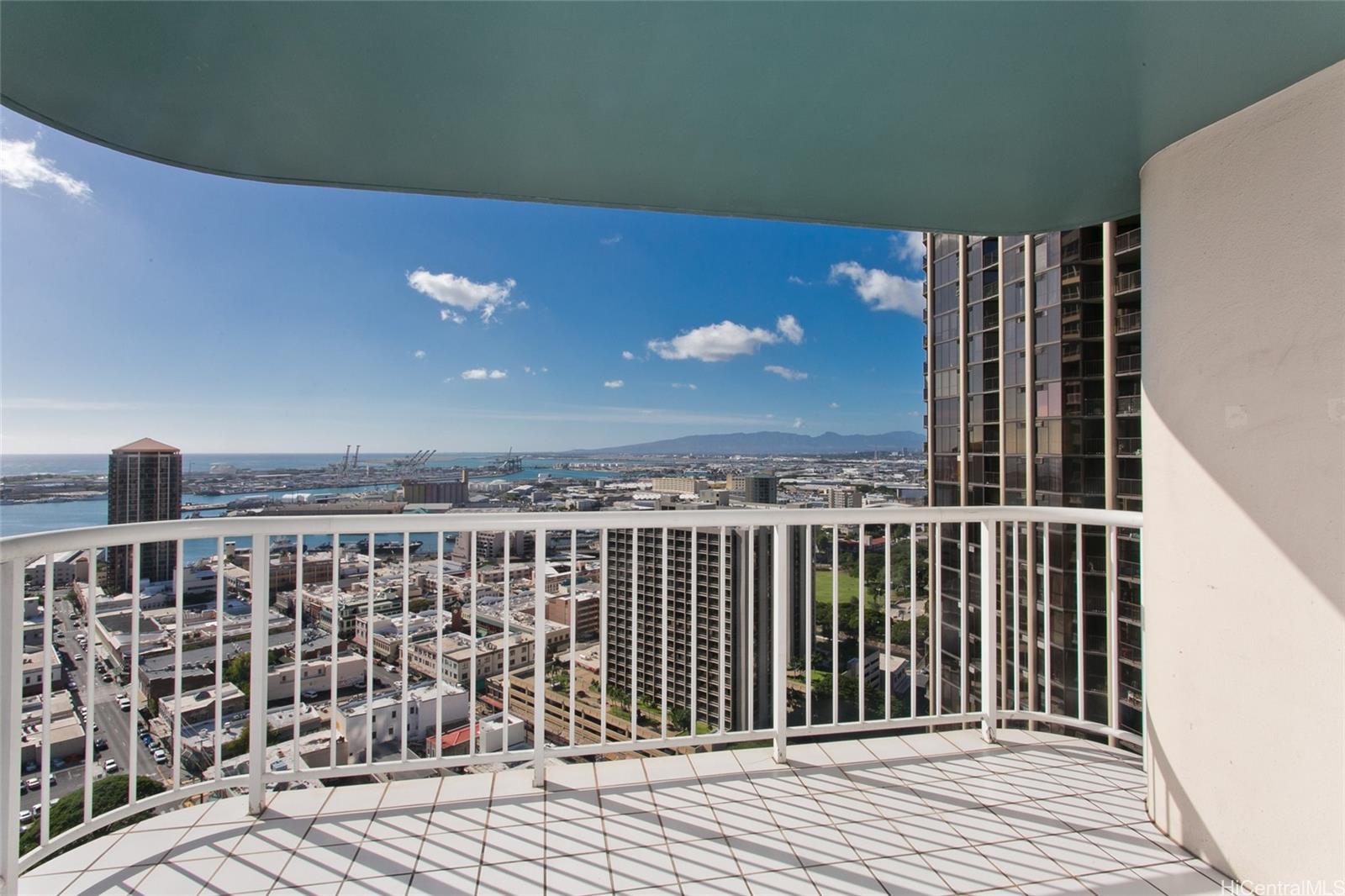 Honolulu Park Place condo # 3009, Honolulu, Hawaii - photo 9 of 25