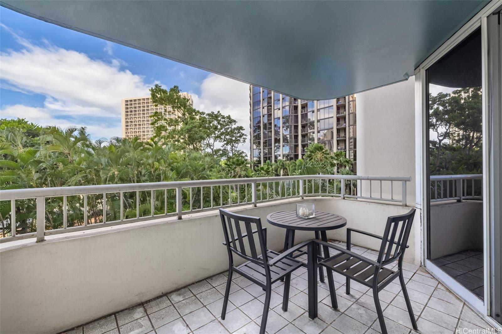 Honolulu Park Place condo # 307, Honolulu, Hawaii - photo 5 of 21