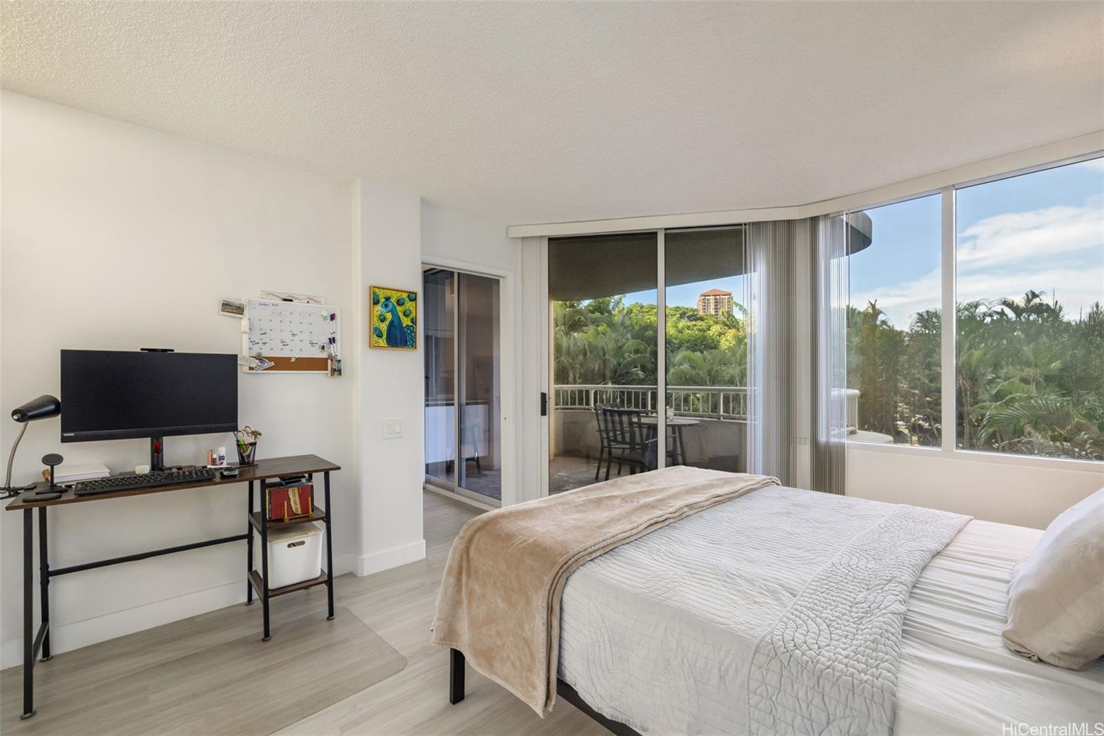 Honolulu Park Place condo # 307, Honolulu, Hawaii - photo 7 of 21