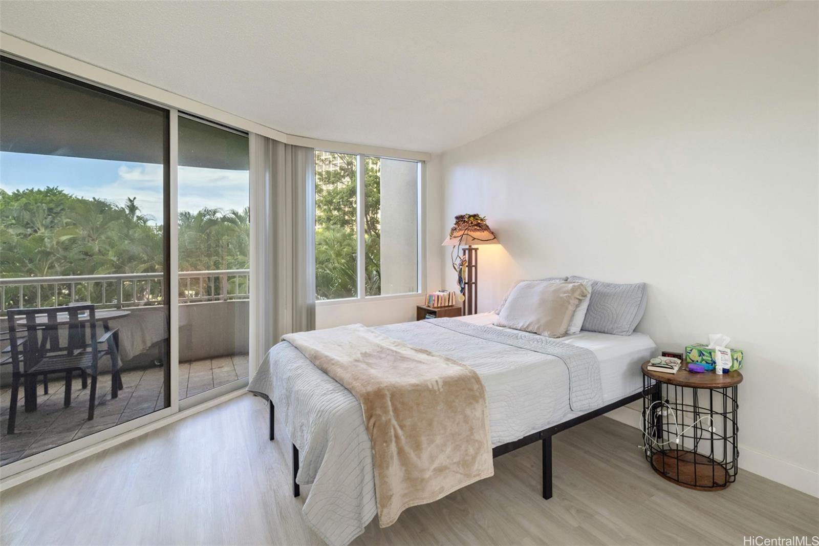 Honolulu Park Place condo # 307, Honolulu, Hawaii - photo 8 of 21