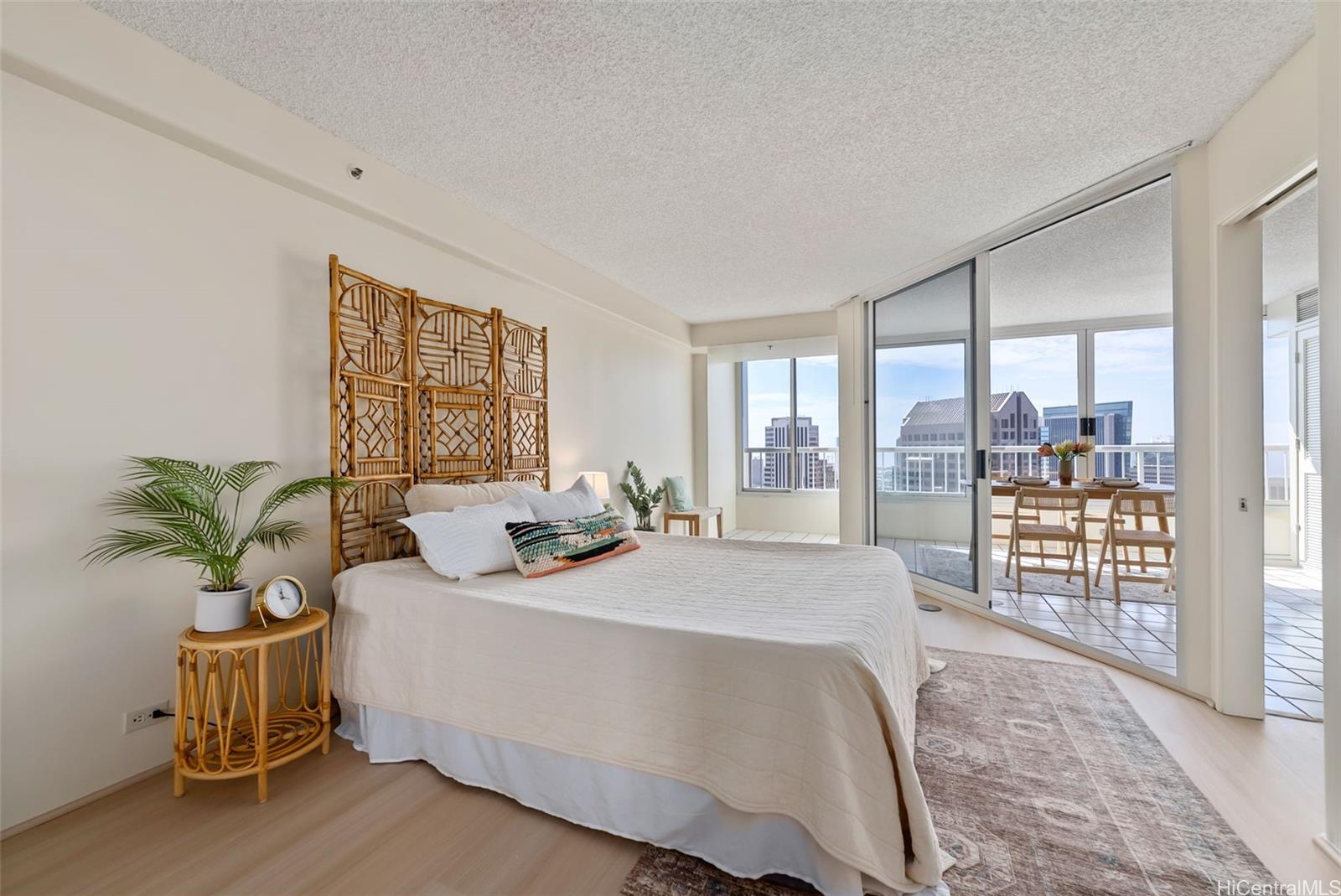 Honolulu Park Place condo # 3703, Honolulu, Hawaii - photo 11 of 25