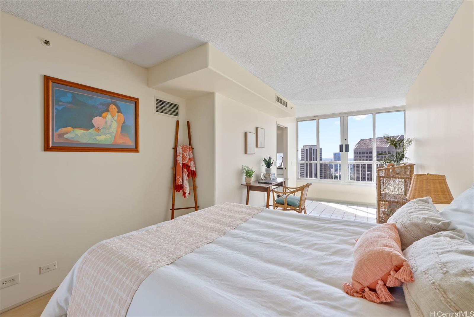 Honolulu Park Place condo # 3703, Honolulu, Hawaii - photo 12 of 25