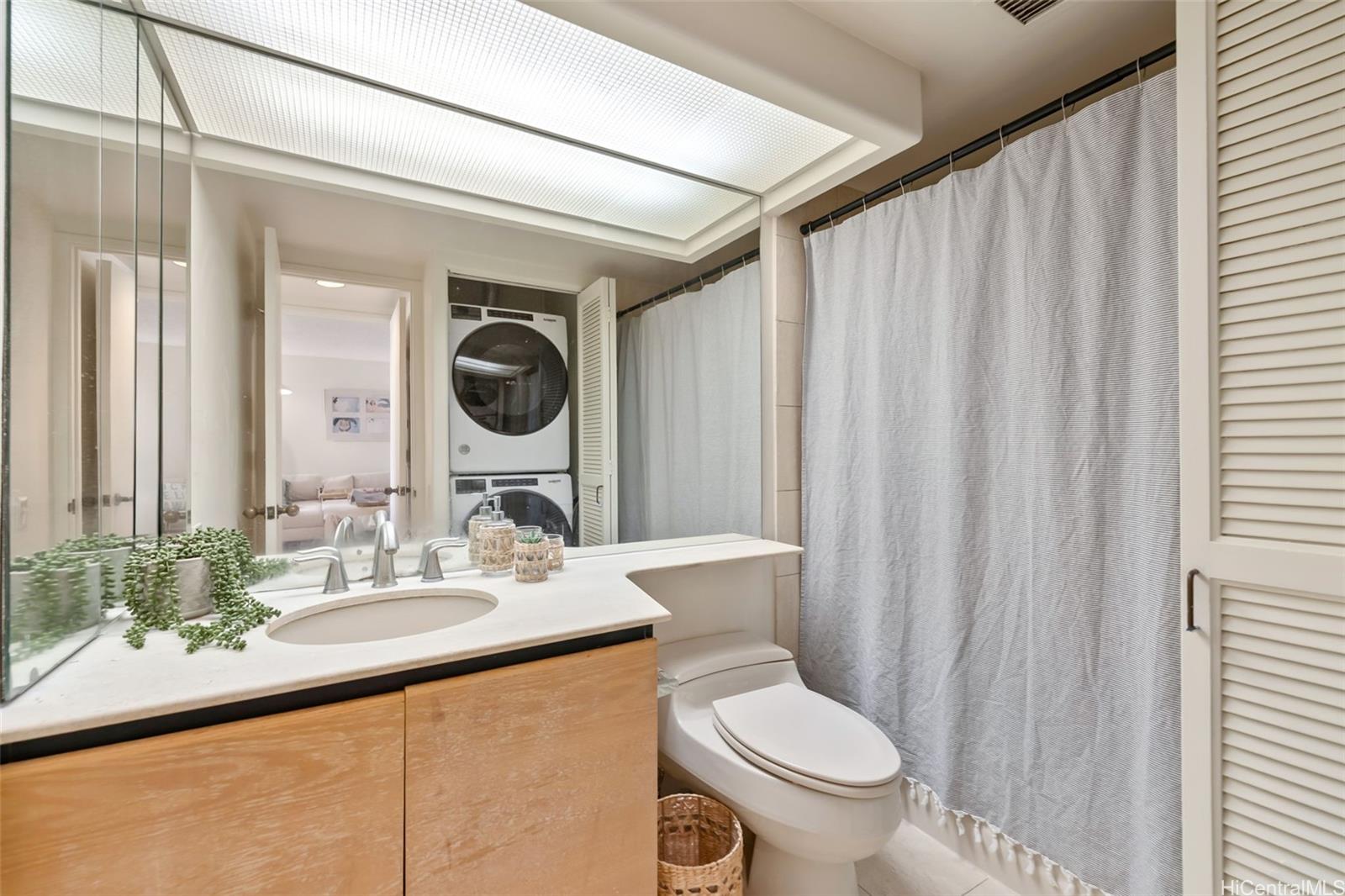 Honolulu Park Place condo # 3703, Honolulu, Hawaii - photo 15 of 25