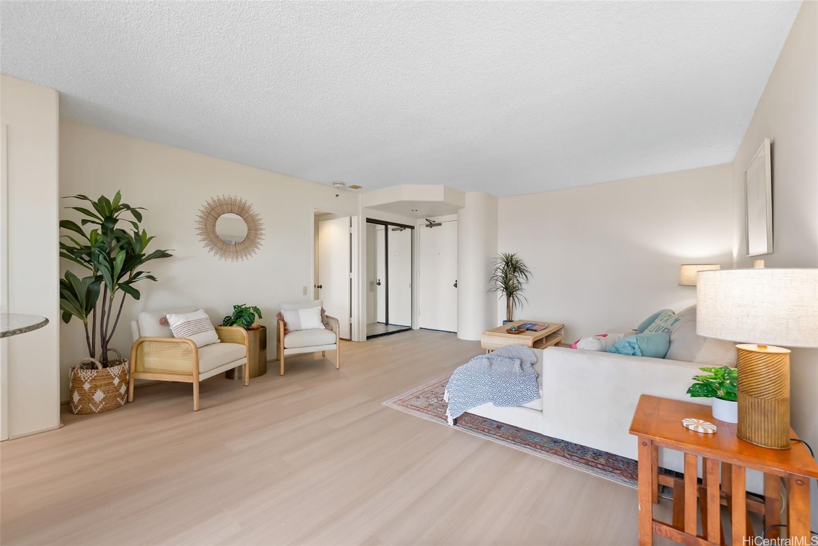 Honolulu Park Place condo # 3703, Honolulu, Hawaii - photo 6 of 25