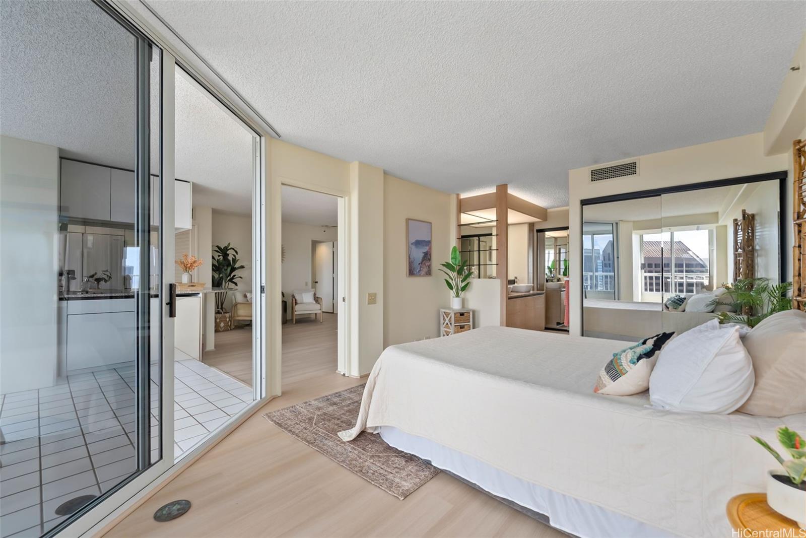 Honolulu Park Place condo # 3703, Honolulu, Hawaii - photo 9 of 25