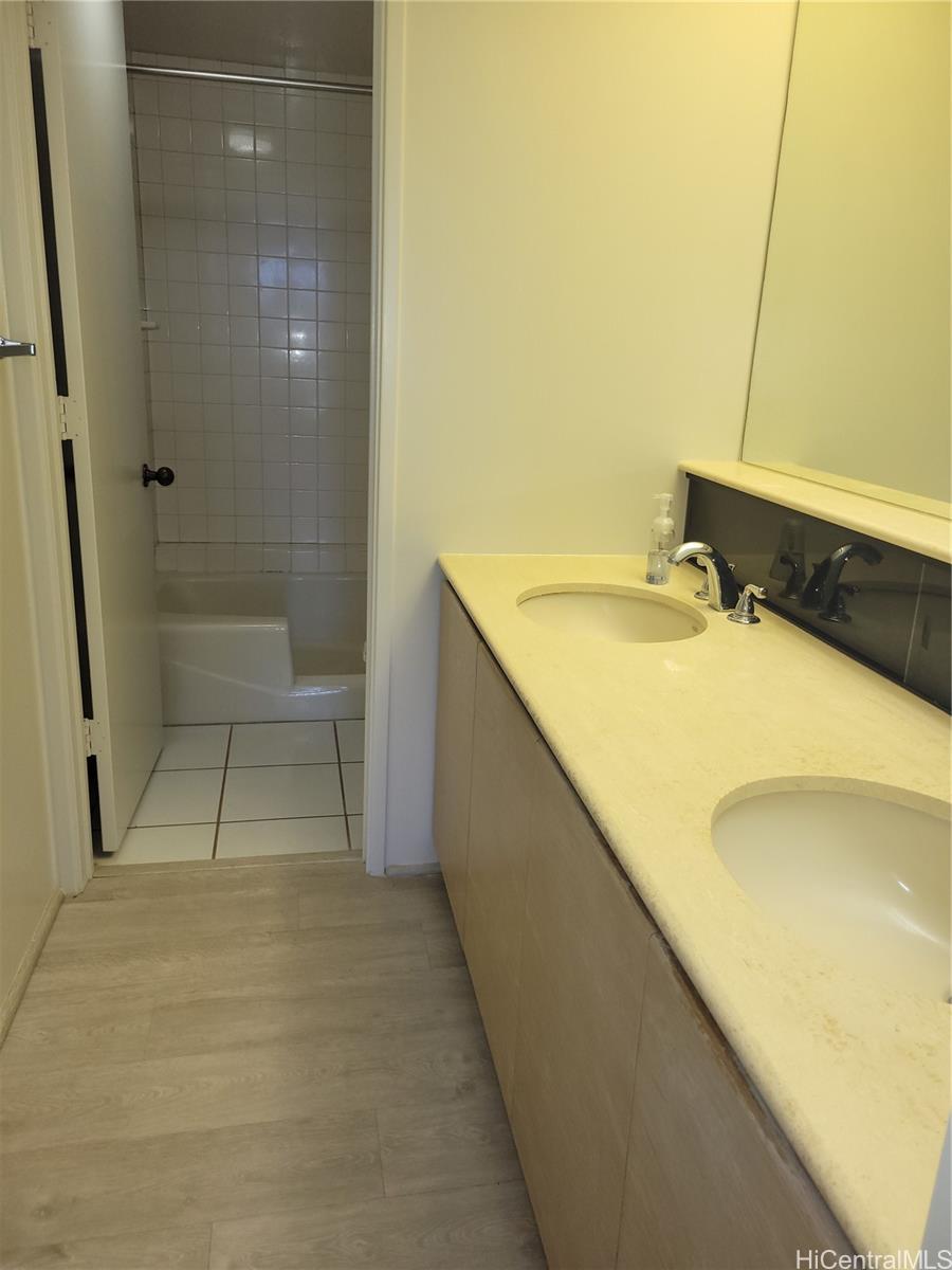 Honolulu Park Place condo # 3710, Honolulu, Hawaii - photo 15 of 25