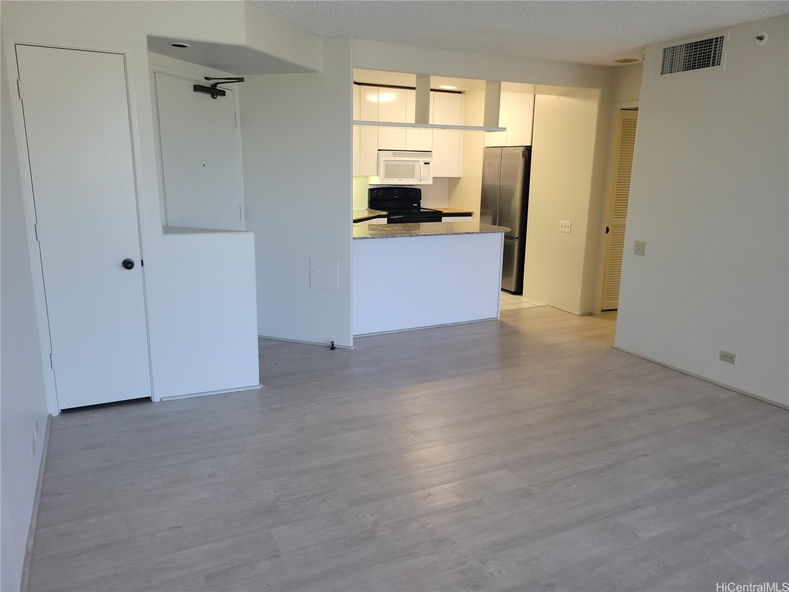 Honolulu Park Place condo # 3710, Honolulu, Hawaii - photo 6 of 25