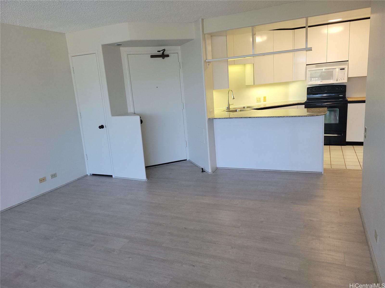 Honolulu Park Place condo # 3710, Honolulu, Hawaii - photo 7 of 25