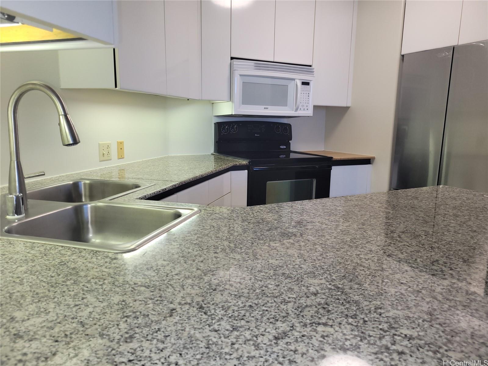 Honolulu Park Place condo # 3710, Honolulu, Hawaii - photo 8 of 25