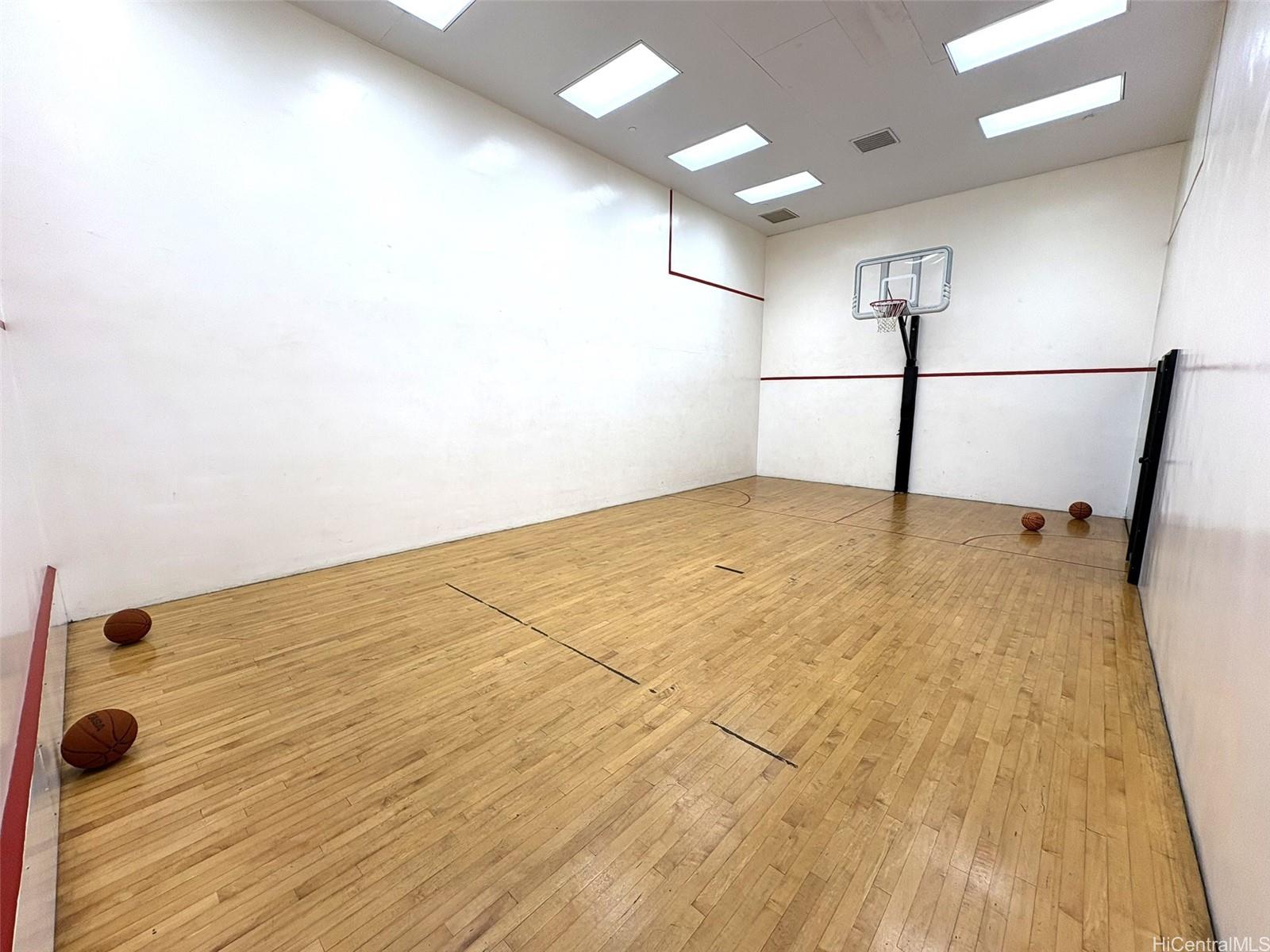 Honolulu Park Place condo # 3907, Honolulu, Hawaii - photo 16 of 25