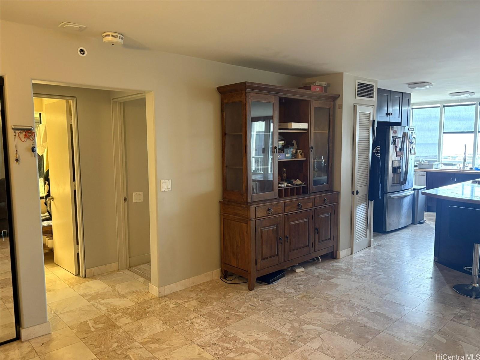 Honolulu Park Place condo # 3907, Honolulu, Hawaii - photo 5 of 25