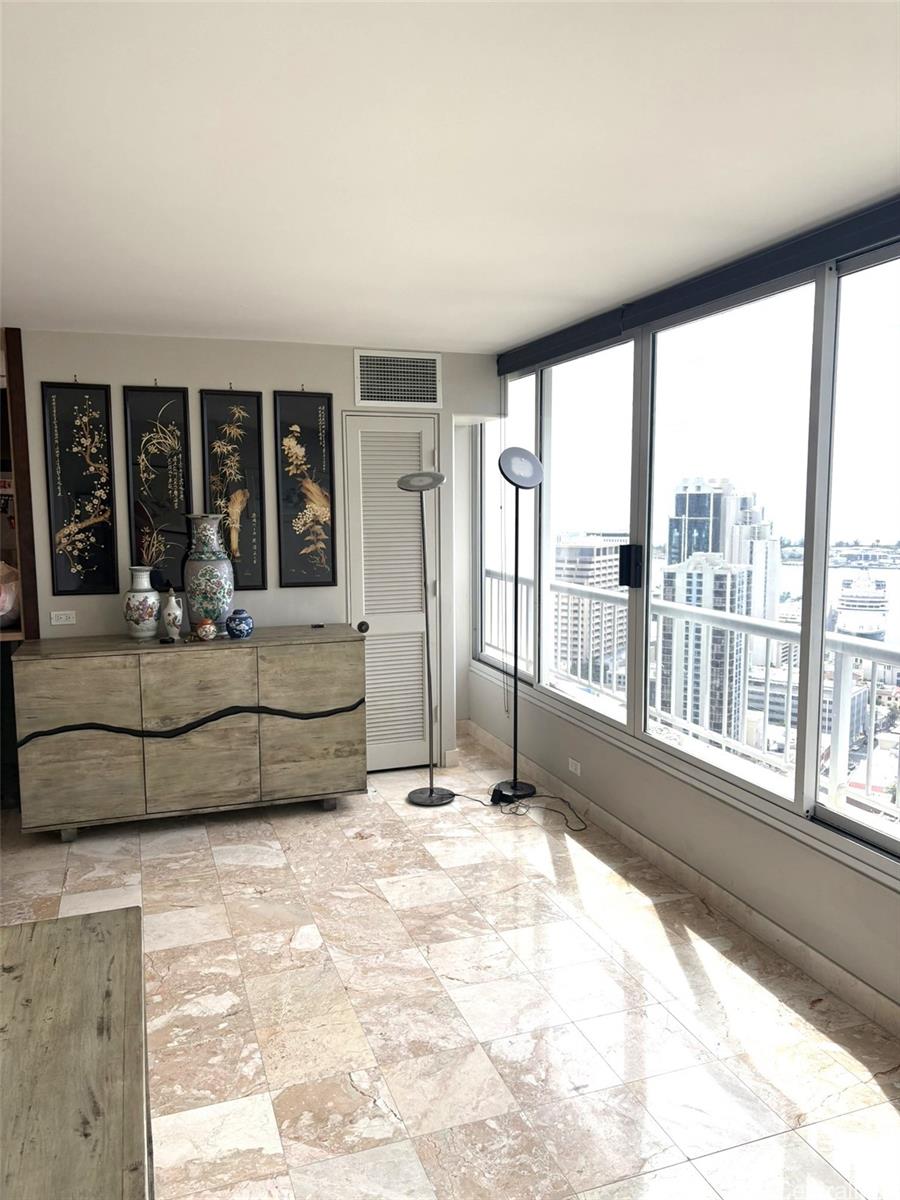 Honolulu Park Place condo # 3907, Honolulu, Hawaii - photo 8 of 25