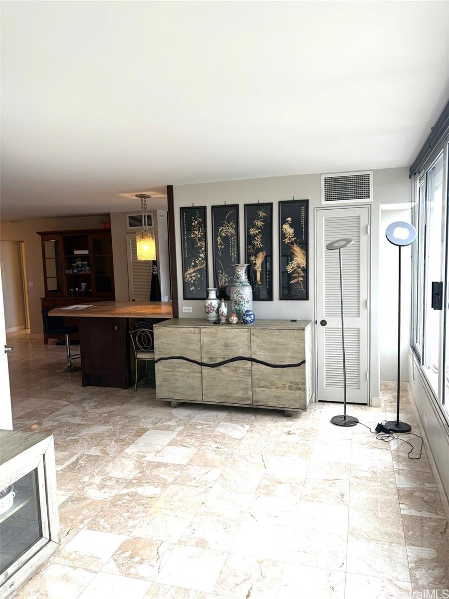 Honolulu Park Place condo # 3907, Honolulu, Hawaii - photo 9 of 25