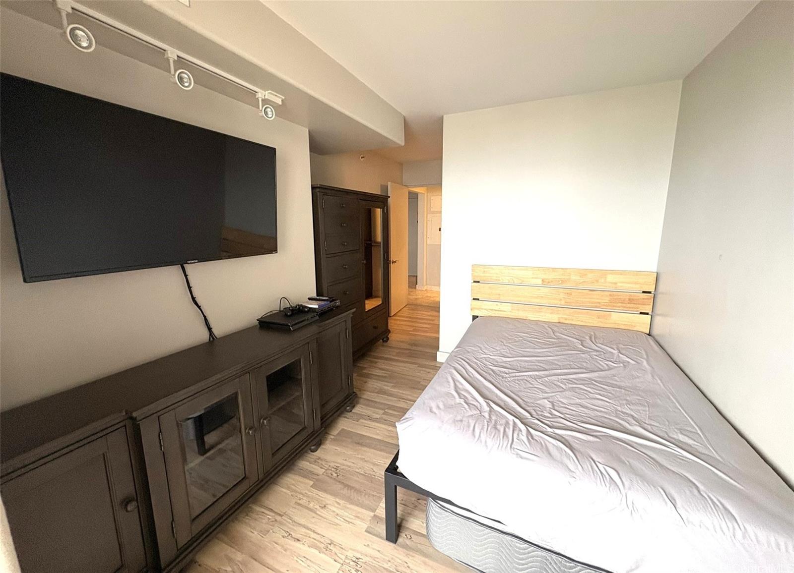 Honolulu Park Place condo # 3907, Honolulu, Hawaii - photo 9 of 25