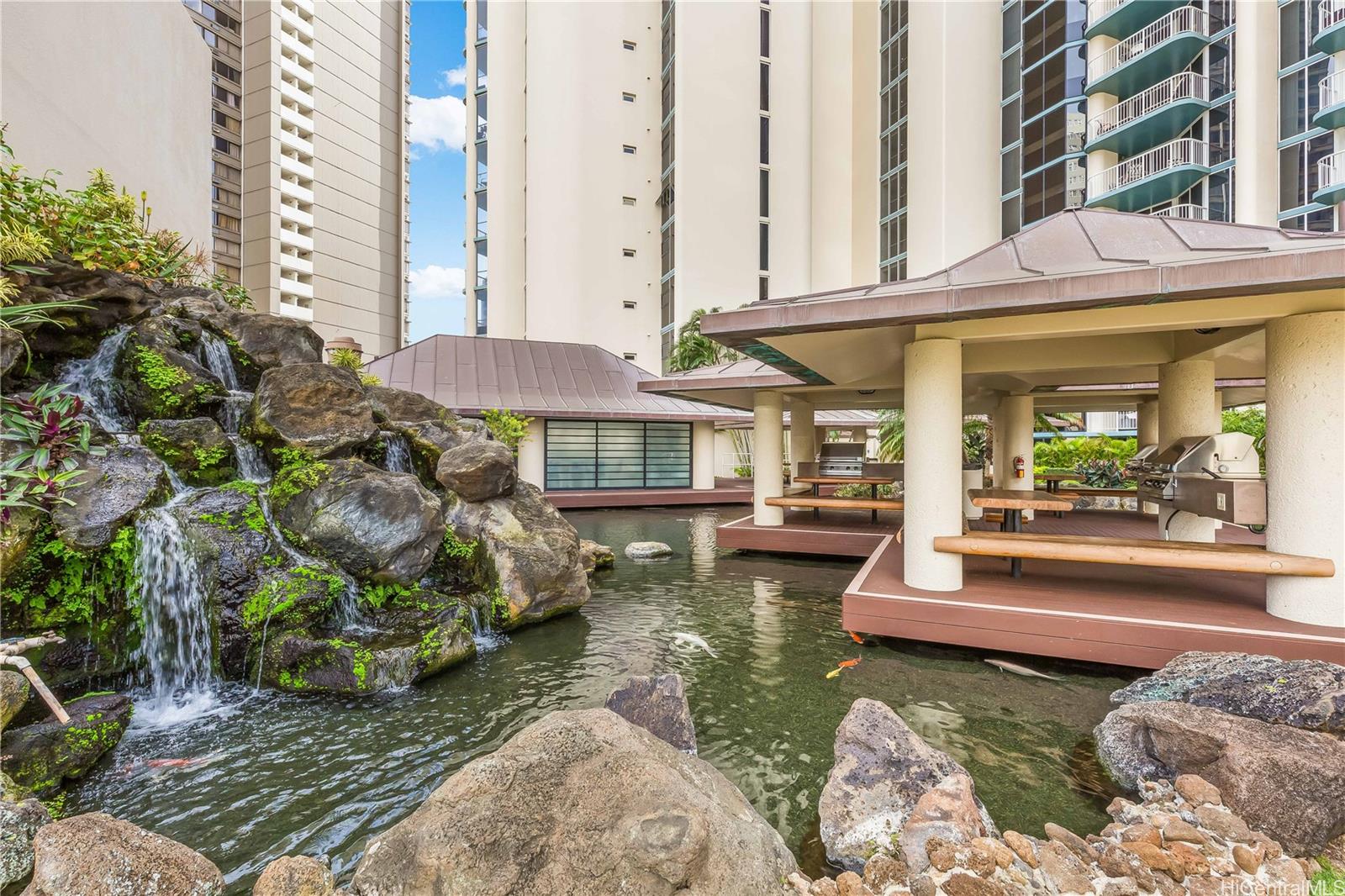 Honolulu Park Place condo # 505, Honolulu, Hawaii - photo 13 of 24