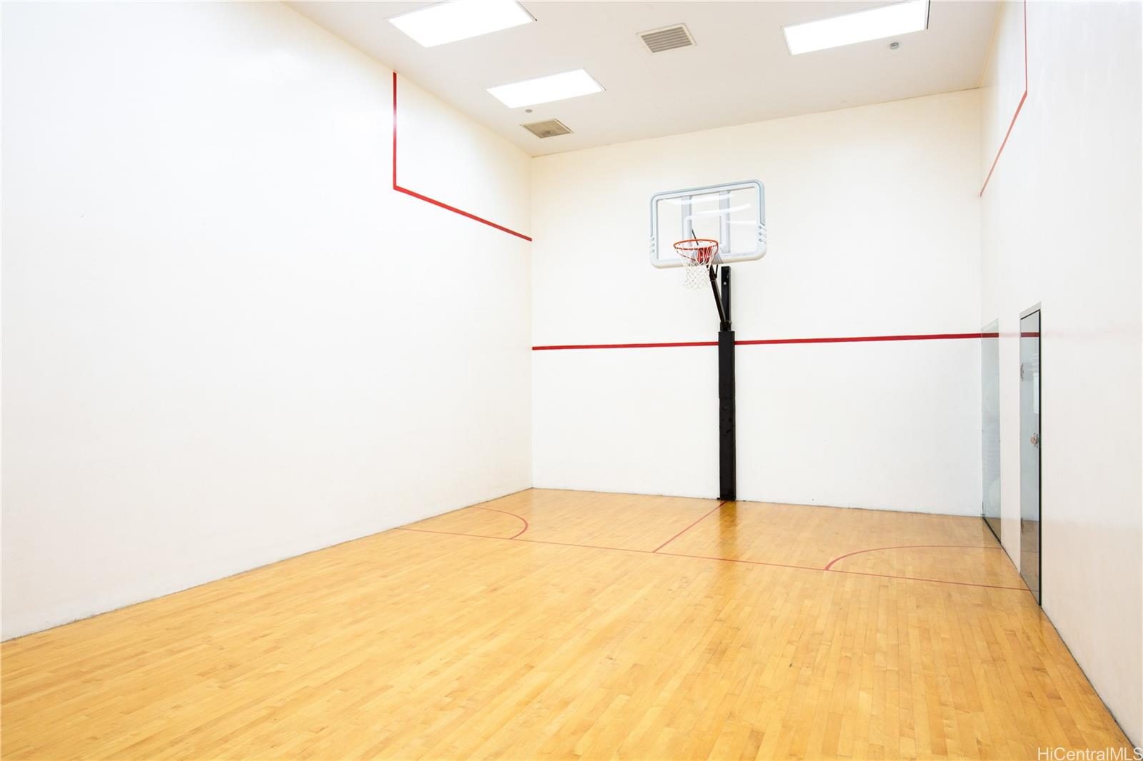 Honolulu Park Place condo # 505, Honolulu, Hawaii - photo 22 of 24