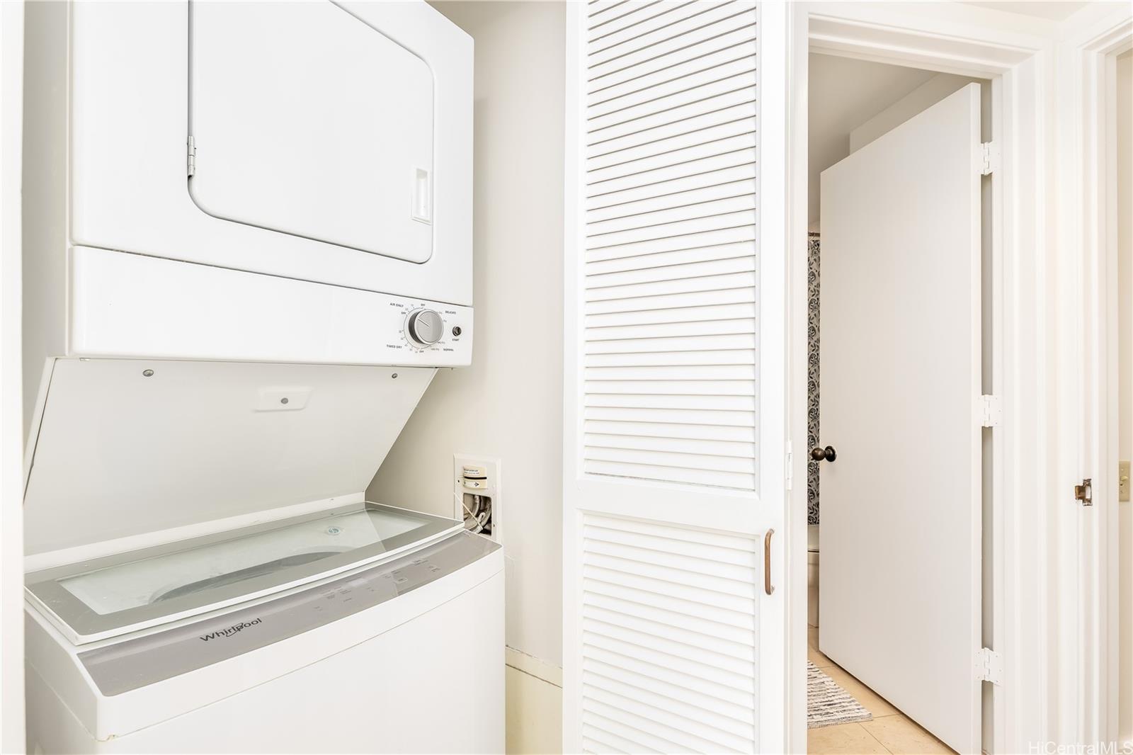 Honolulu Park Place condo # 505, Honolulu, Hawaii - photo 6 of 24