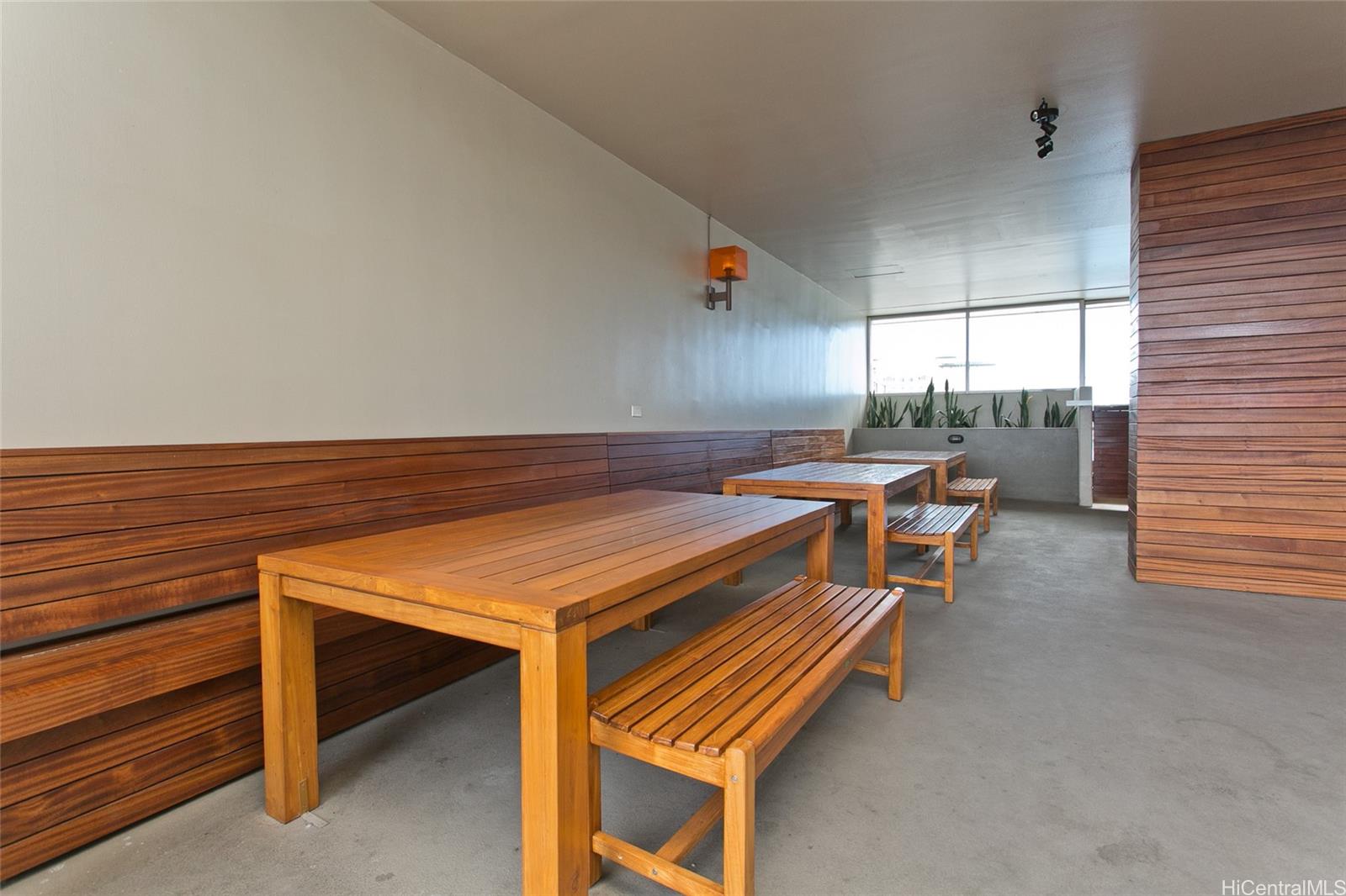 Banyan Tree Plaza condo # 1003, Honolulu, Hawaii - photo 15 of 17