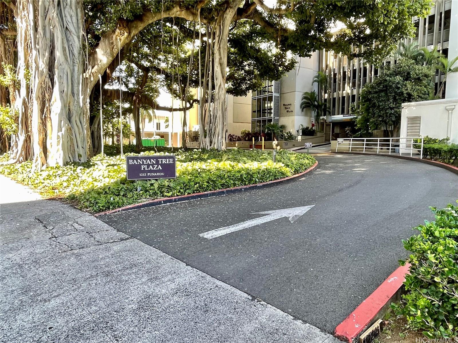 Banyan Tree Plaza condo # 1008, Honolulu, Hawaii - photo 18 of 20