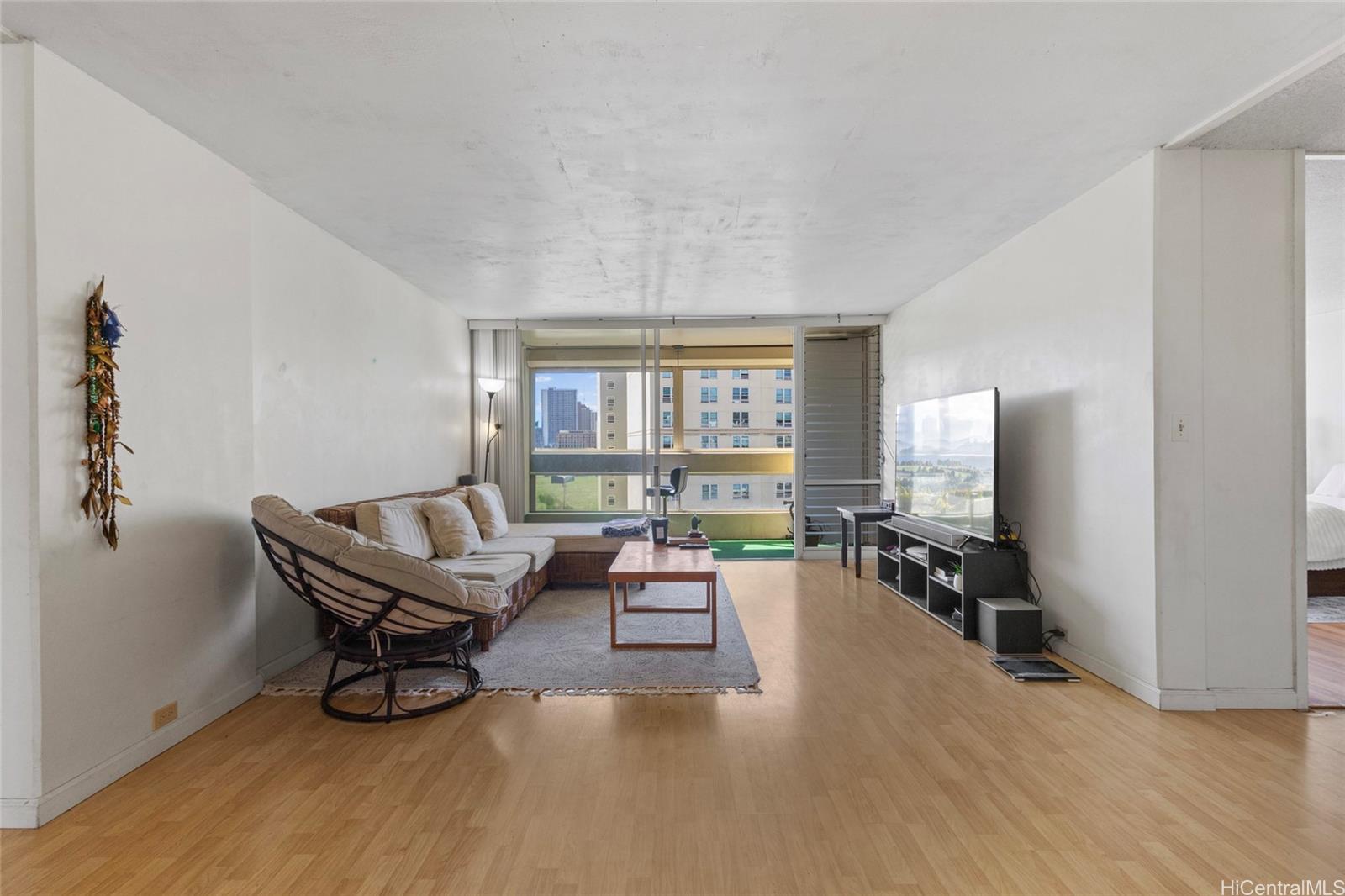 Banyan Tree Plaza condo # 1108, Honolulu, Hawaii - photo 2 of 25