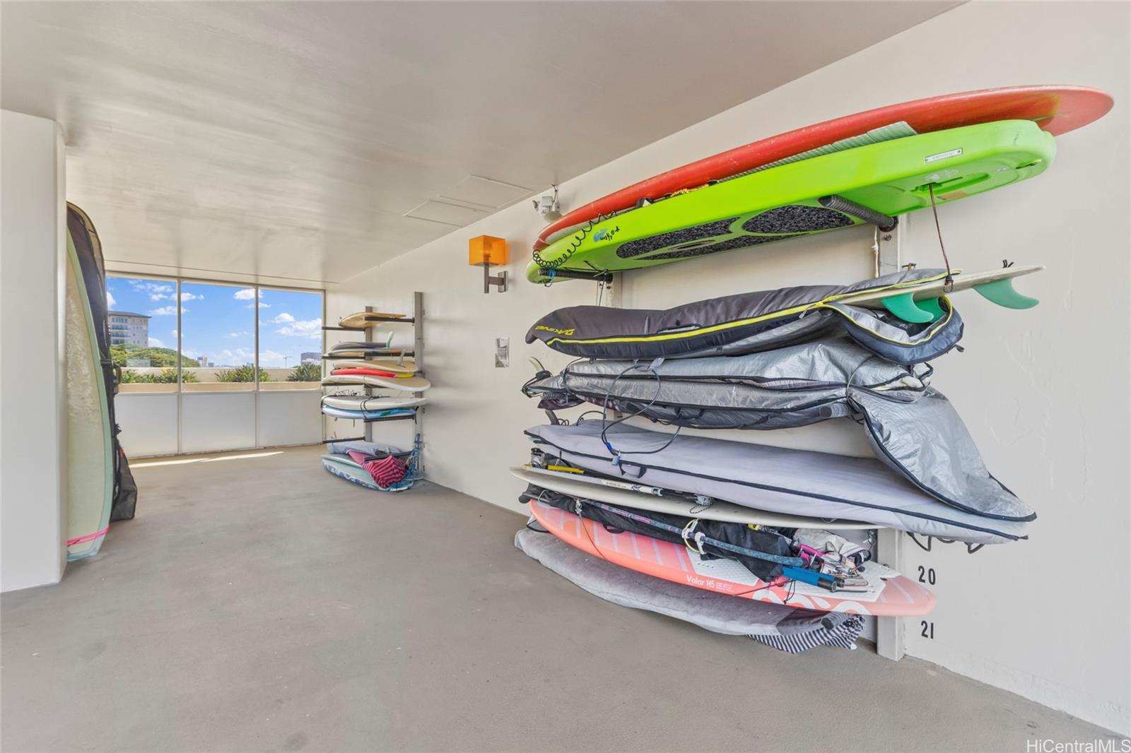 Banyan Tree Plaza condo # 1108, Honolulu, Hawaii - photo 23 of 25