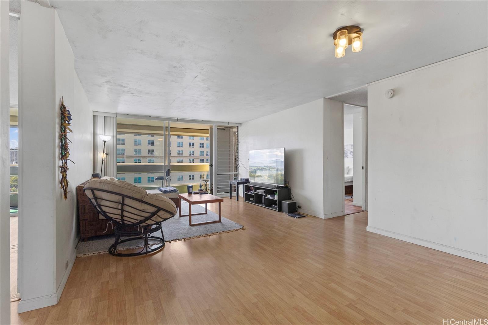 Banyan Tree Plaza condo # 1108, Honolulu, Hawaii - photo 5 of 25