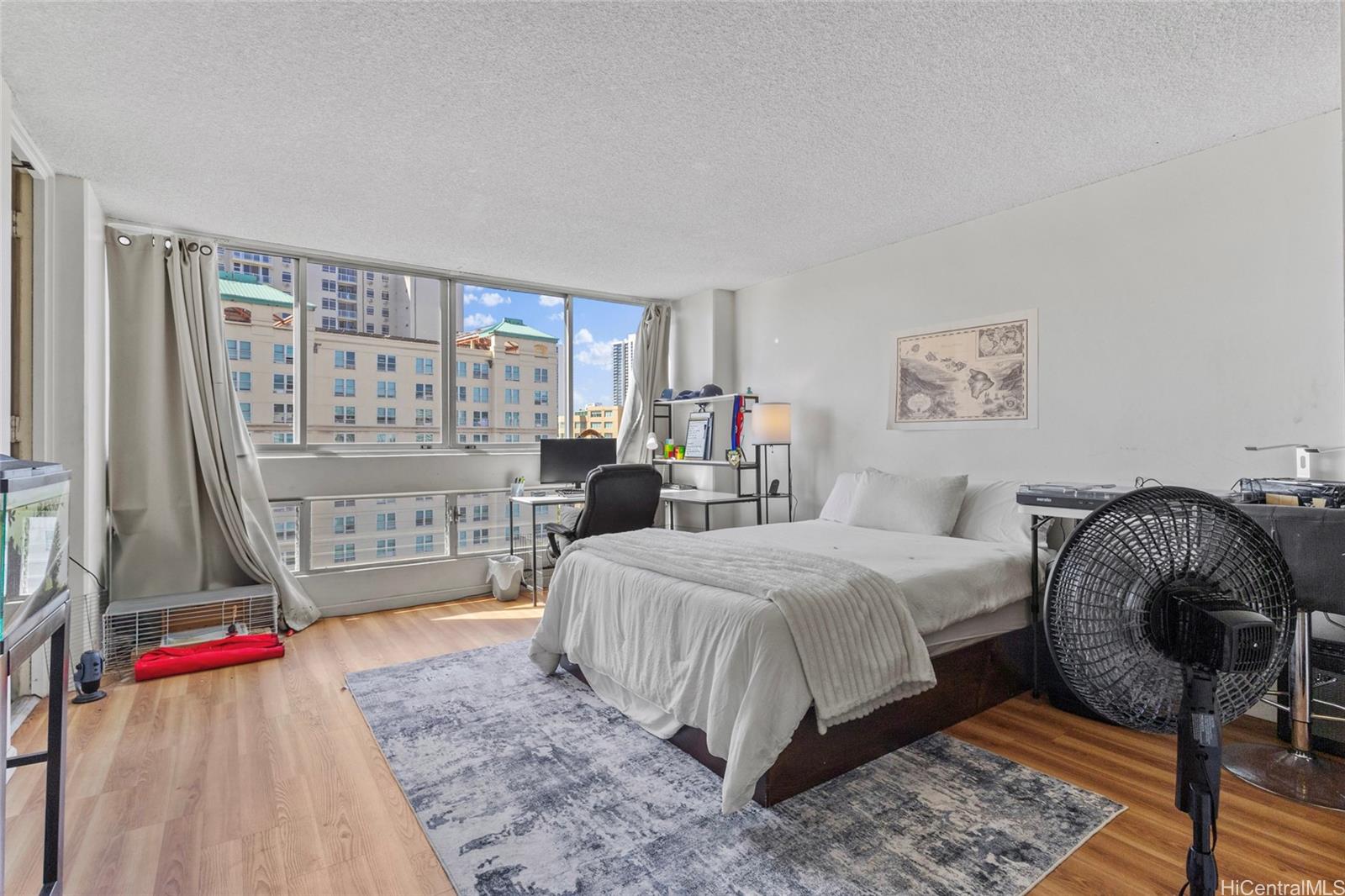 Banyan Tree Plaza condo # 1108, Honolulu, Hawaii - photo 8 of 25