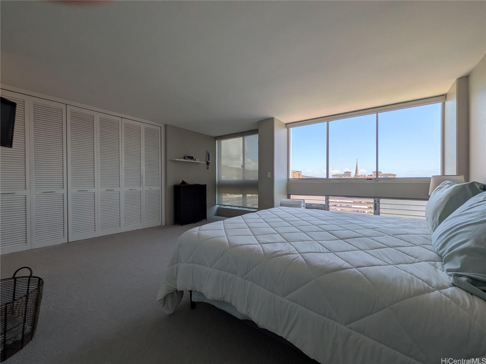 Banyan Tree Plaza condo # 1206, Honolulu, Hawaii - photo 12 of 21