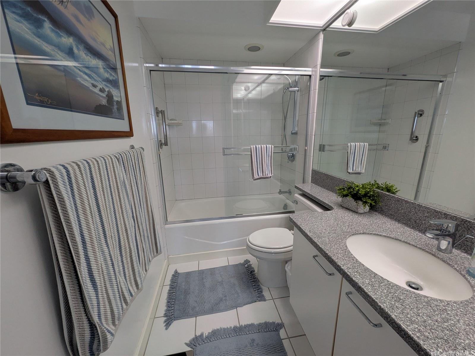 Banyan Tree Plaza condo # 1206, Honolulu, Hawaii - photo 10 of 21