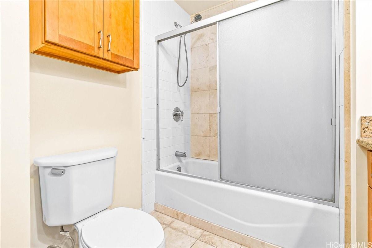 Banyan Tree Plaza condo # 2005, Honolulu, Hawaii - photo 12 of 25