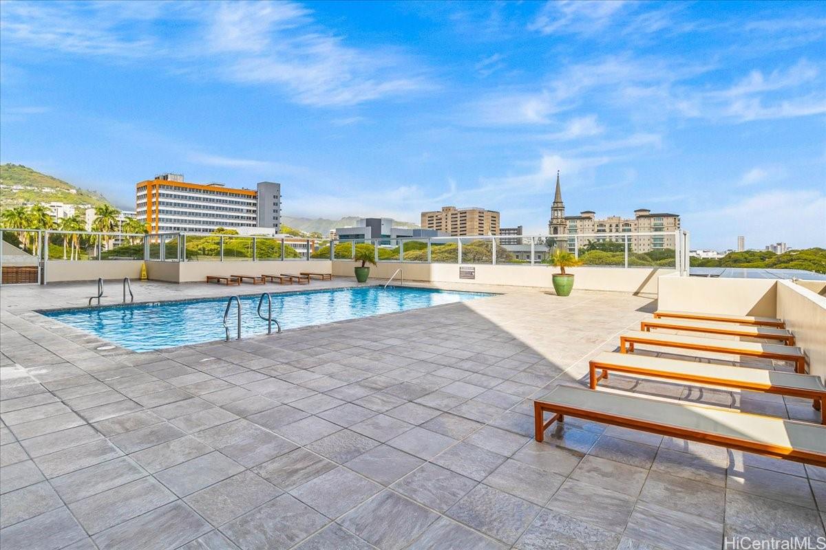 Banyan Tree Plaza condo # 2005, Honolulu, Hawaii - photo 23 of 25