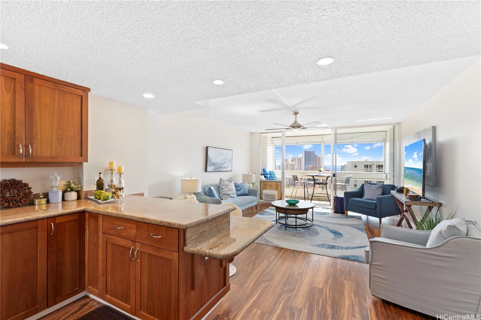 Banyan Tree Plaza condo # 2307, Honolulu, Hawaii - photo 4 of 22